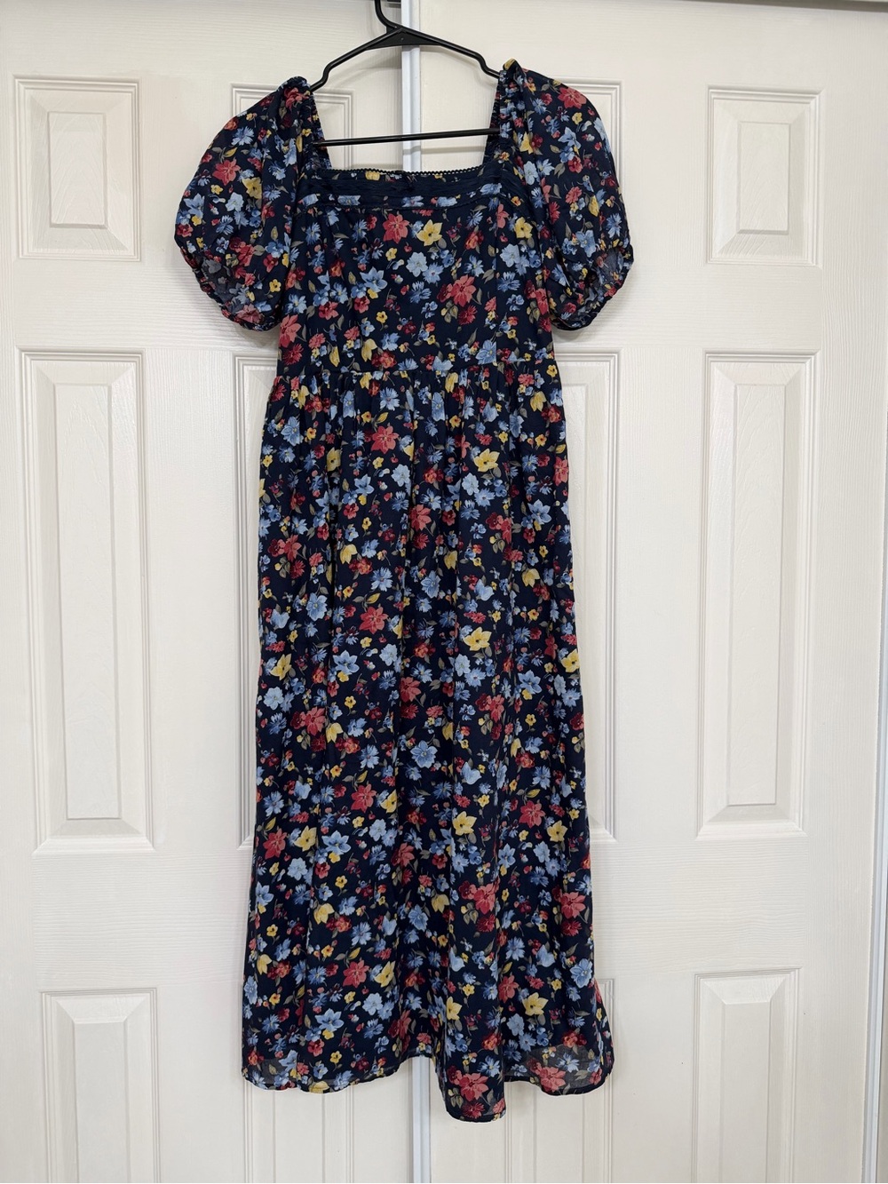 Abercrombie & Fitch Navy Floral Midi Dress with Puff Sleeves - Picture 2 of 5